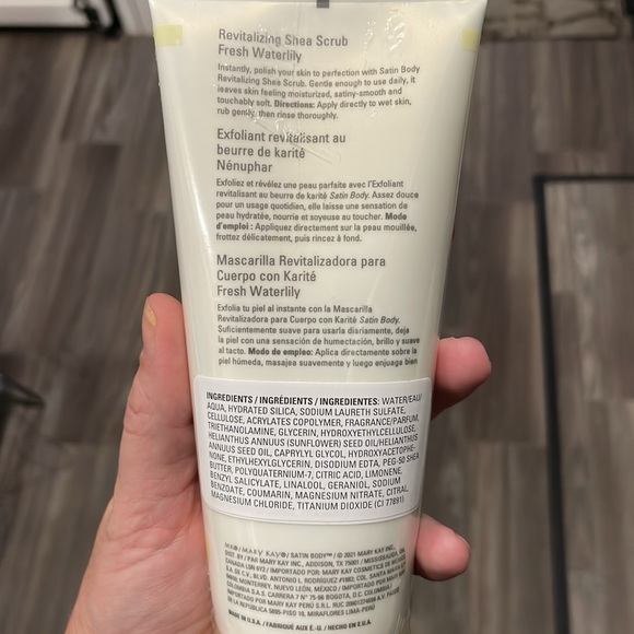 Mary Kay Satin Body Shea SET in Fresh Waterlily - Picture 5 of 5